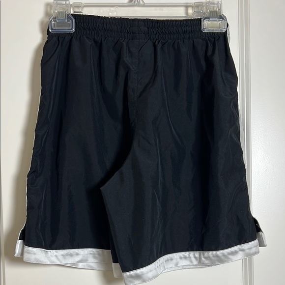 Nike Youth Black and White Athletic Basketball Shorts Boy Large (14-16) - Picture 2 of 5